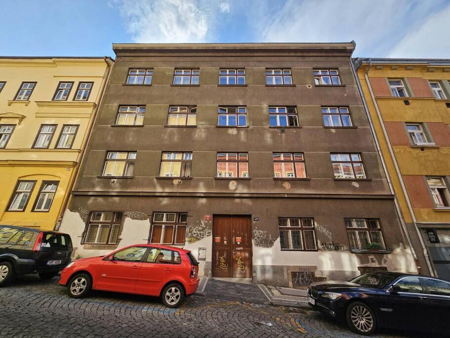 Artistic Designer Zizkov Apartment
